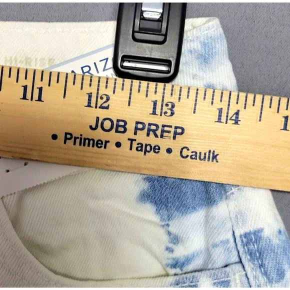 Arizona Jean Shorts Womens Jrs 5 High-Rise White Bleach Tie-Dye Indie Boho New - Picture 6 of 12